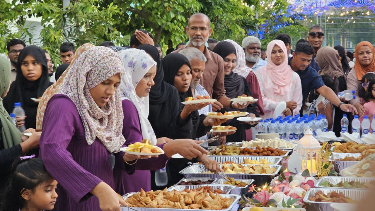 އެޗްޑީސީން އިންތިޒާމު ކުރި އަވައްޓެރި ރޯދަވީއްލުން