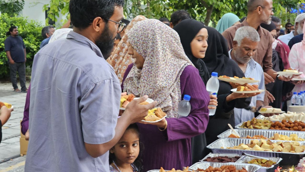 އެޗްޑީސީން އިންތިޒާމު ކުރި އަވައްޓެރި ރޯދަވީއްލުން