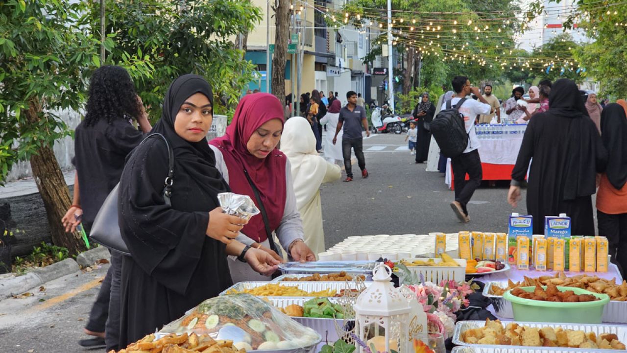 އެޗްޑީސީން އިންތިޒާމު ކުރި އަވައްޓެރި ރޯދަވީއްލުން