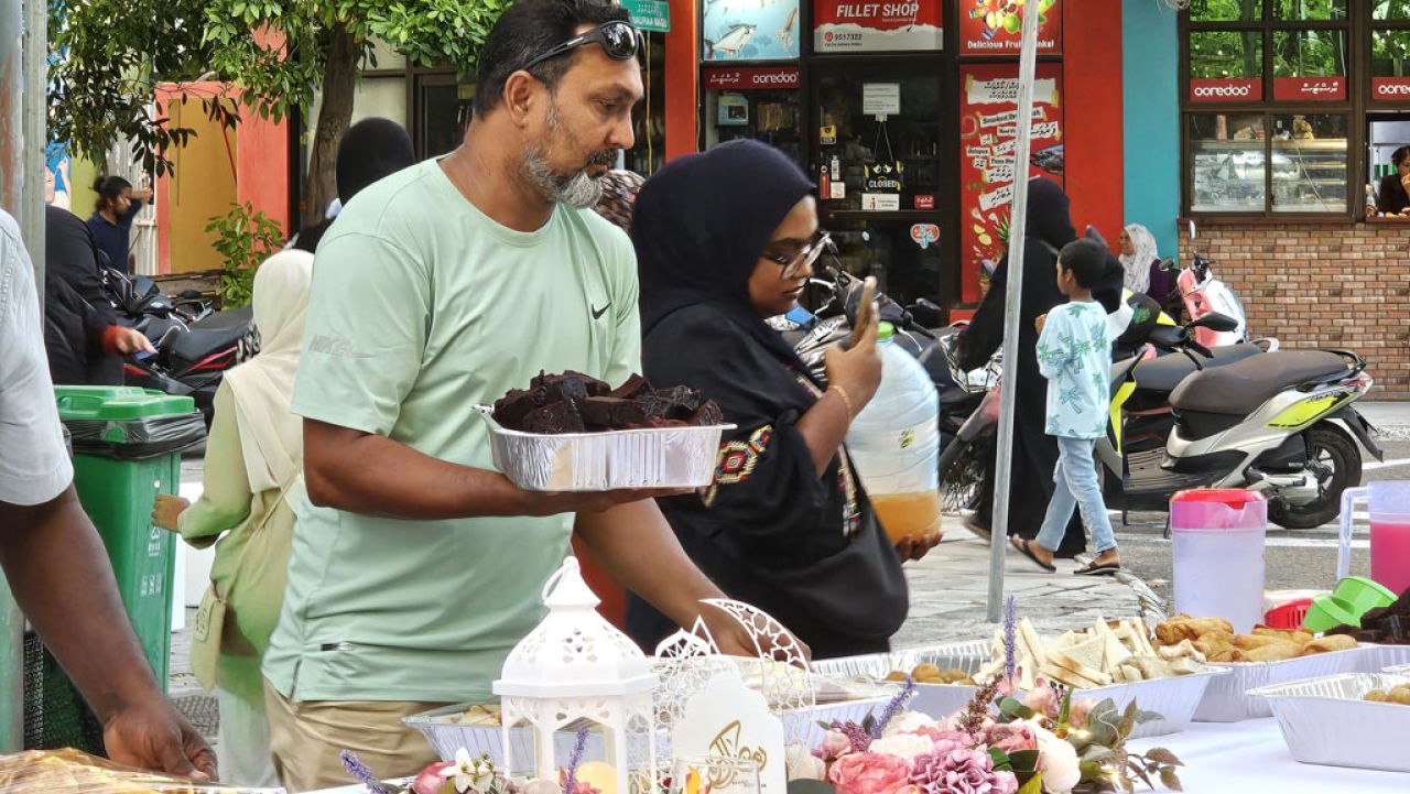 އެޗްޑީސީން އިންތިޒާމު ކުރި އަވައްޓެރި ރޯދަވީއްލުން