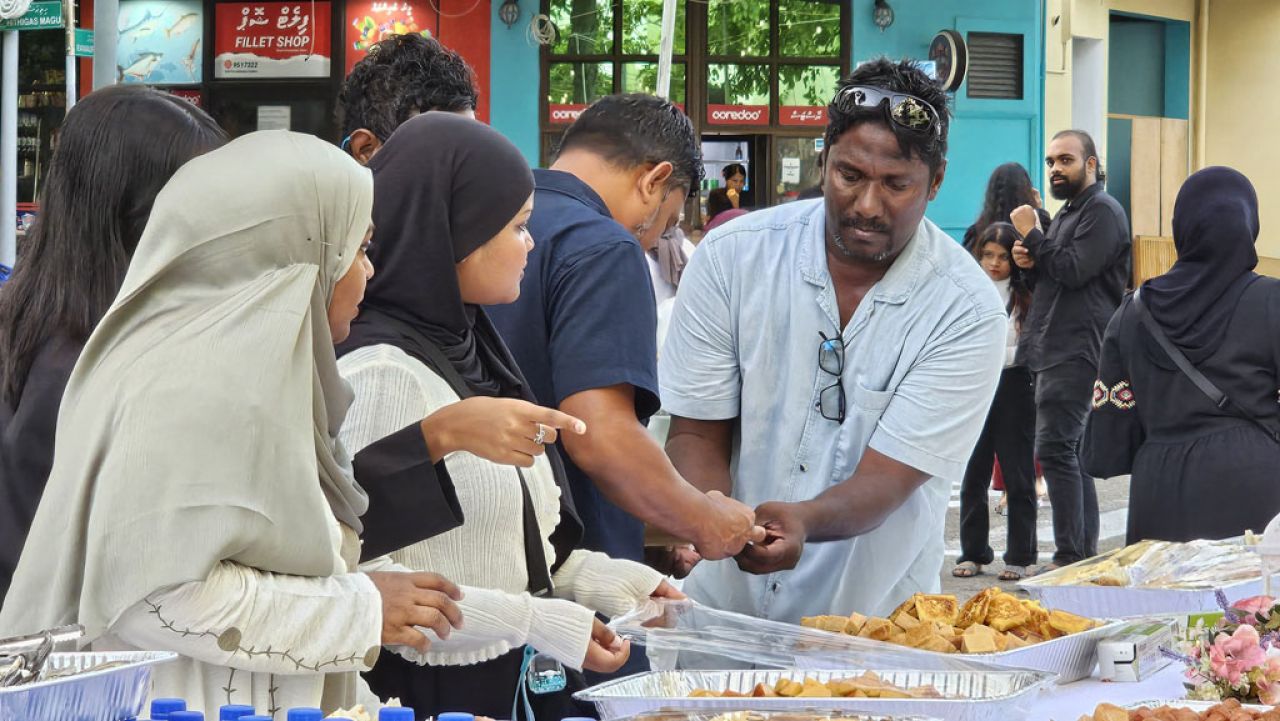އެޗްޑީސީން އިންތިޒާމު ކުރި އަވައްޓެރި ރޯދަވީއްލުން