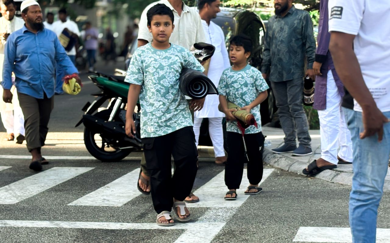 ފިތުރު އީދު ދުވަހުގެ ފެށުން: އީދު ނަމާދު