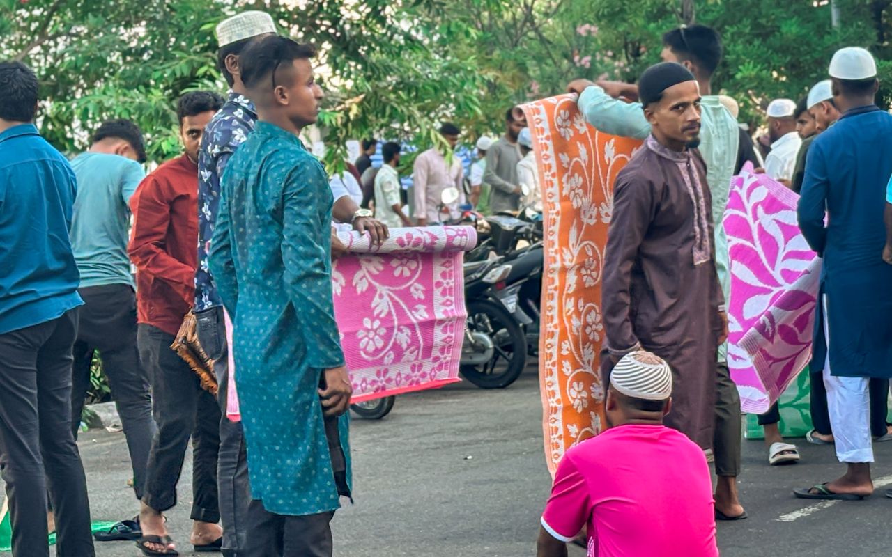 ފިތުރު އީދު ދުވަހުގެ ފެށުން: އީދު ނަމާދު