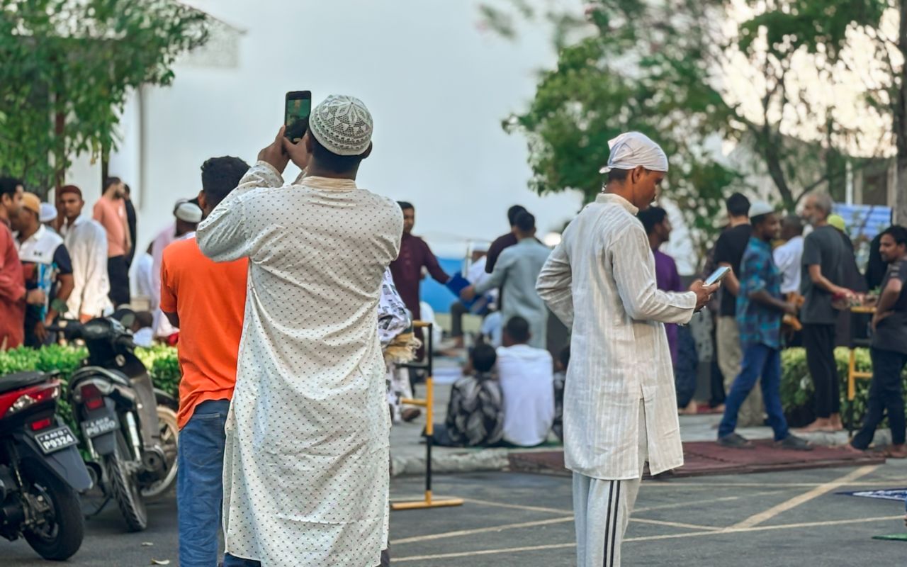 ފިތުރު އީދު ދުވަހުގެ ފެށުން: އީދު ނަމާދު