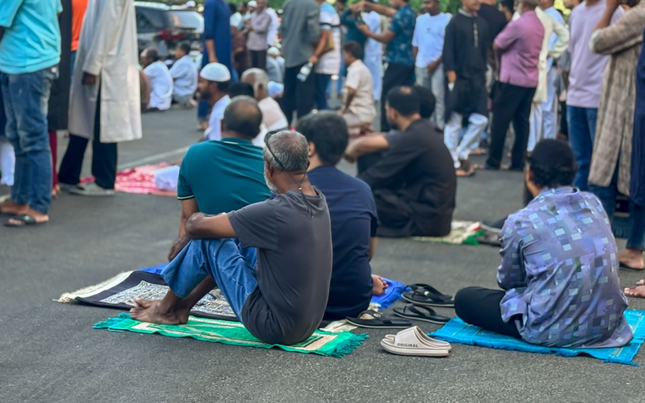 ފިތުރު އީދު ދުވަހުގެ ފެށުން: އީދު ނަމާދު