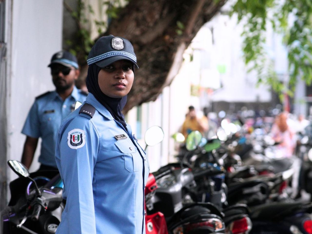 މާލޭގެ މަގުތަކުގައި ފުލުހުން: ޓްރެފިކް ބަލަހައްޓައި މަގުތަކުގެ އަމާންކަން ކަށަވަރުކުރަނީ