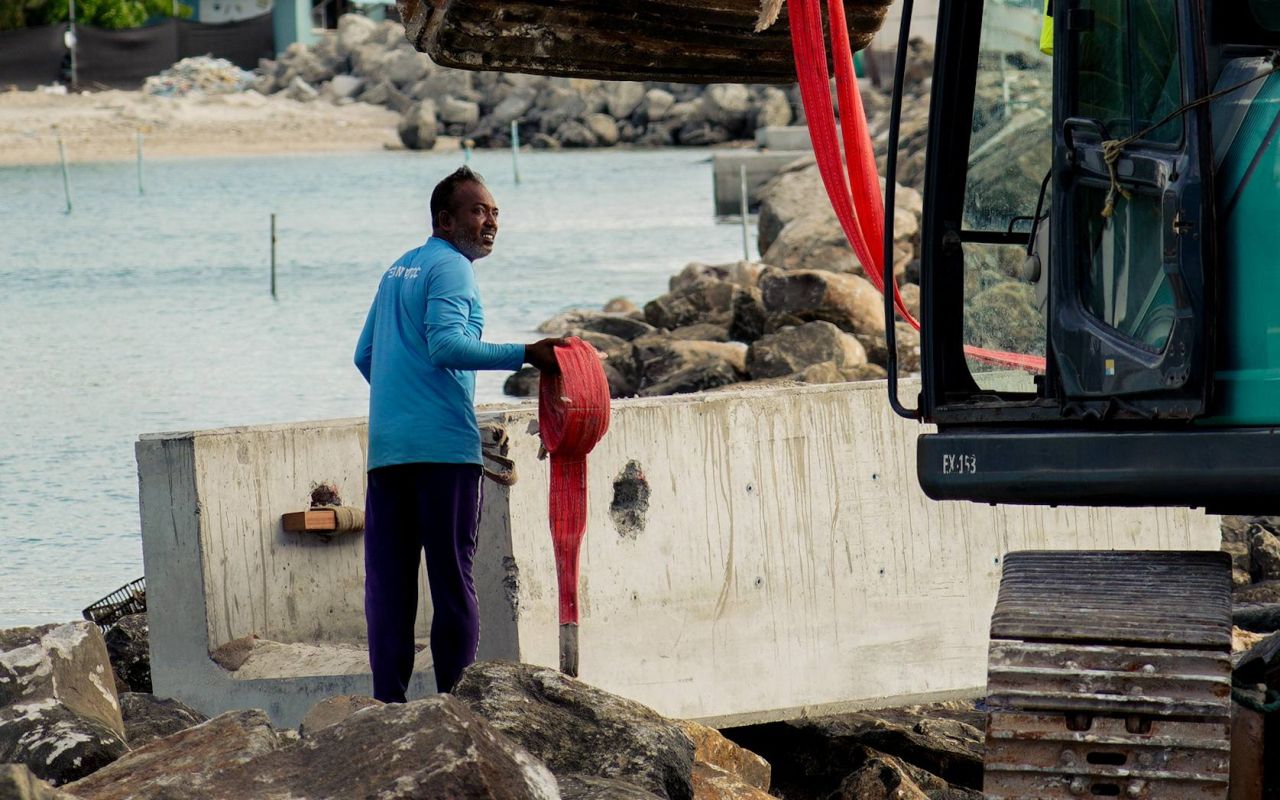 ރަސްފަންނު މަރާމާތު ކުރުމުގެ މަސައްކަތް ބާރު ދުވެލީގައި