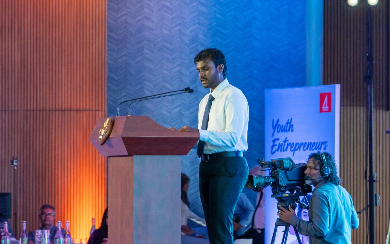 ޔޫތު އެންޓަޕްރަނާސް އެކްސްޕޯ ހުޅުވުން
