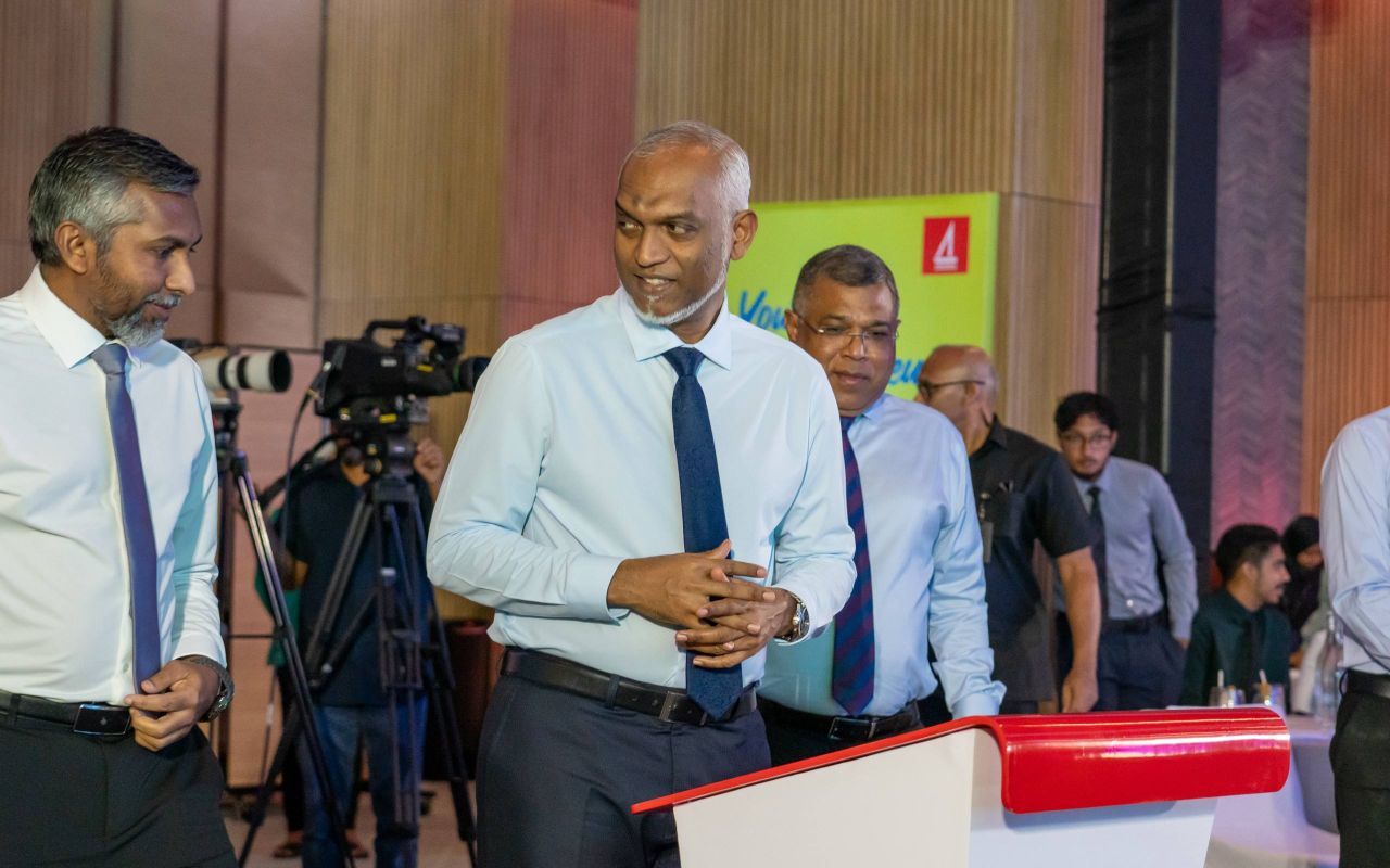 ޔޫތު އެންޓަޕްރަނާސް އެކްސްޕޯ ހުޅުވުން
