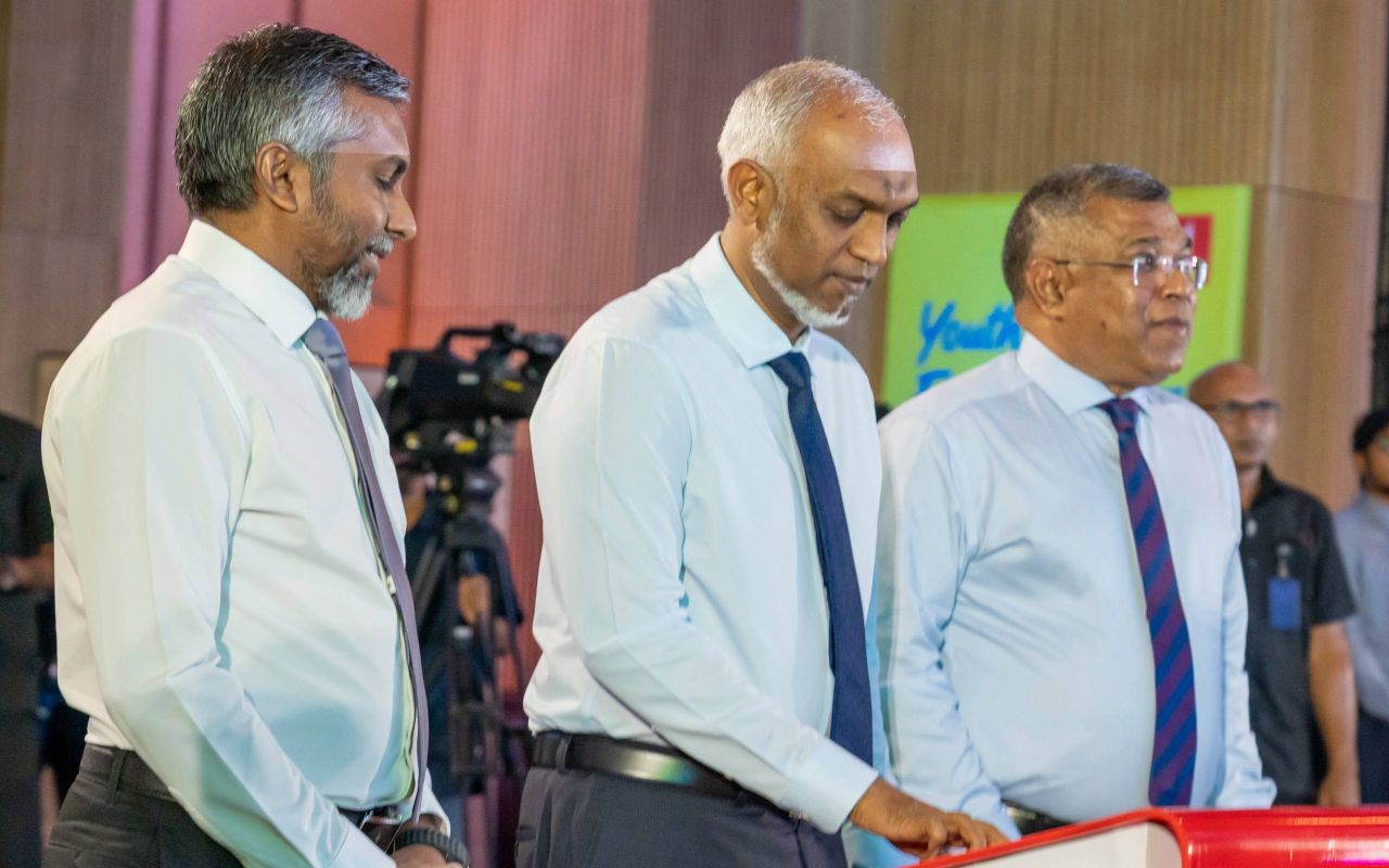 ޔޫތު އެންޓަޕްރަނާސް އެކްސްޕޯ ހުޅުވުން