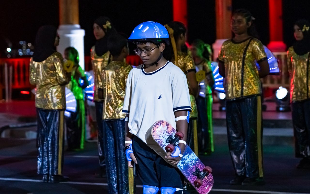 މިނިވަން ދުވަސް: މައިދާނީ ކުޅިވަރުގެ ކުލަގަދަ ހަރަކާތްތައް 