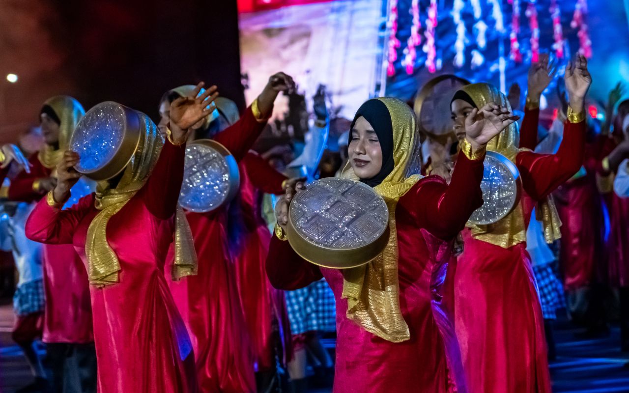 މިނިވަން ދުވަސް: މައިދާނީ ކުޅިވަރުގެ ކުލަގަދަ ހަރަކާތްތައް 