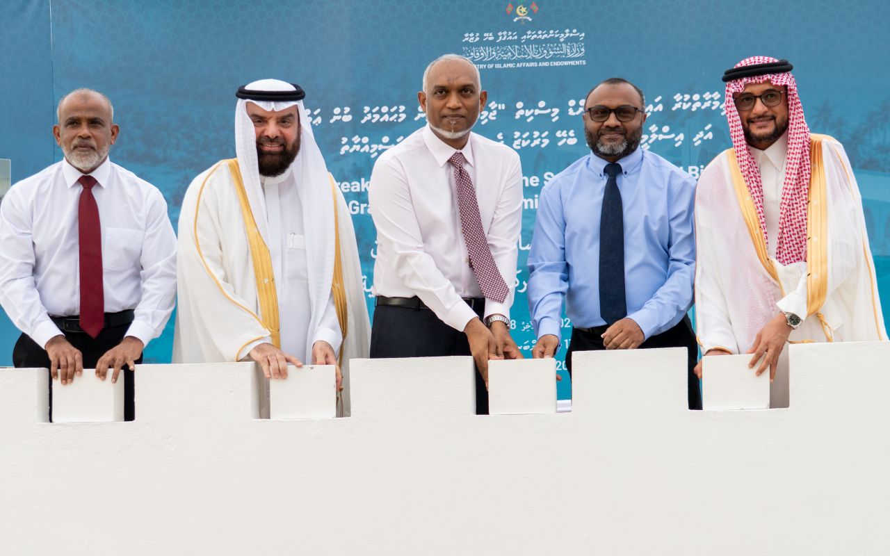 ރާއްޖޭގައި ބިނާ ކުރާ އެންމެ ބޮޑު މިސްކިތުގެ ބިންގާ އެޅުން