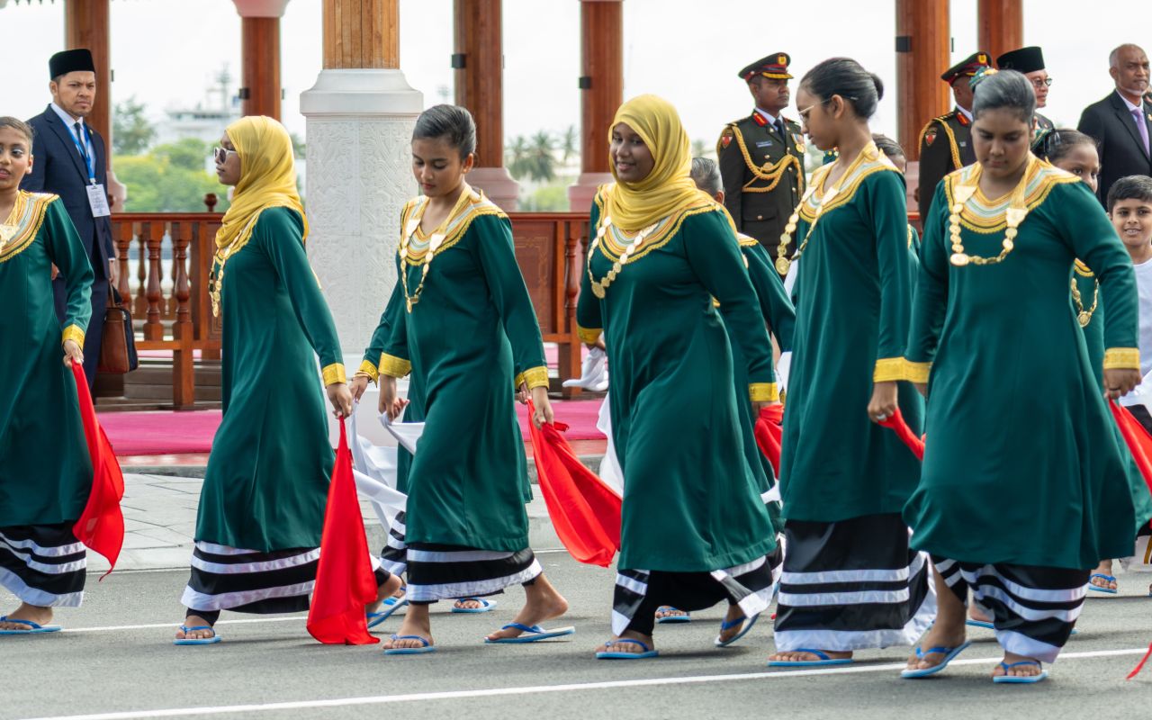 މެލޭޝިއާގެ ބޮޑުވަޒީރަށް ރަސްމީ އިއްޒަތުގައި މަރުޙަބާ ދެންނެވުން