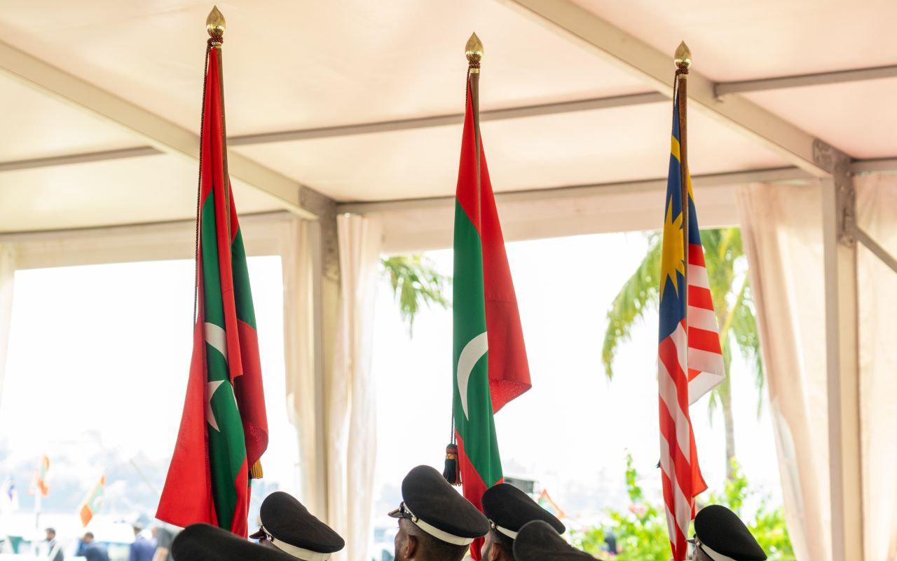 މެލޭޝިއާގެ ބޮޑުވަޒީރަށް ރަސްމީ އިއްޒަތުގައި މަރުޙަބާ ދެންނެވުން