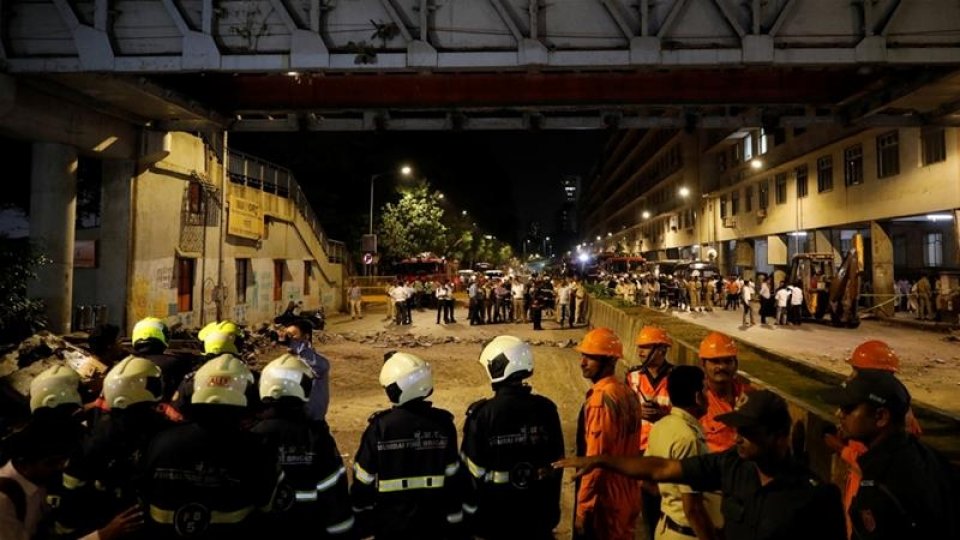 India gai bridge eh vetti baehgge furaana gellije