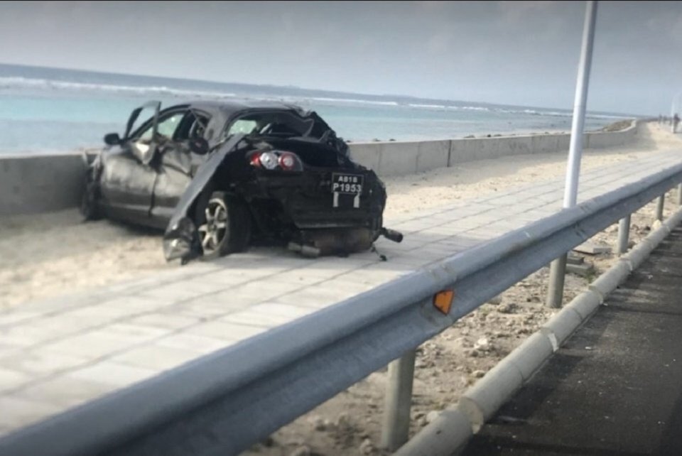 Fence falhaalaafaa dhiya caruge massalaagaa fiyavalhu alhan fonuvaafaifi