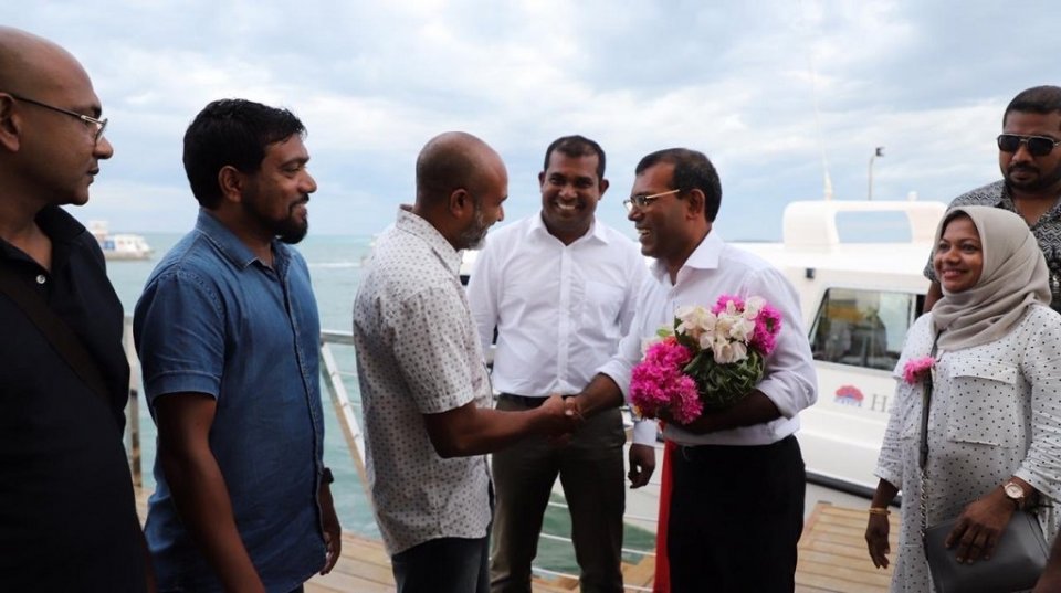 Raees Nasheed ah Thinadhoon marubahaa kiee Mughnee