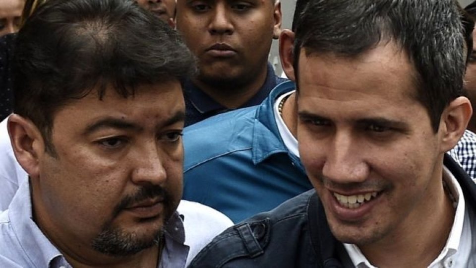 Venezuela ge idhikolhu leader 15 aharah suspend 