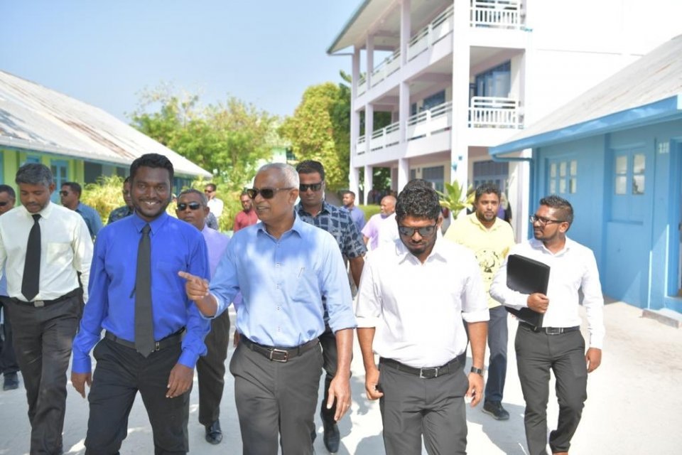 Majority ovegen vaudheh nufuhdhdheyne, majileehugai thiben vaanee vaudhah thaaedh kuraa meehun: Raees