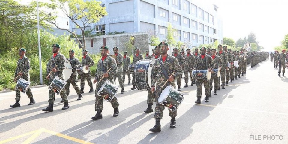 Maadhamaage sahrafuge hingaalumugai sifaing baeh ulhandhu thah dhakkaalanee