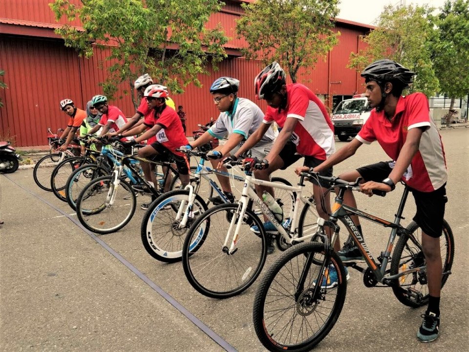 Anna hafthaa bandhugai 'mamen inter school bike championship' baavvanee