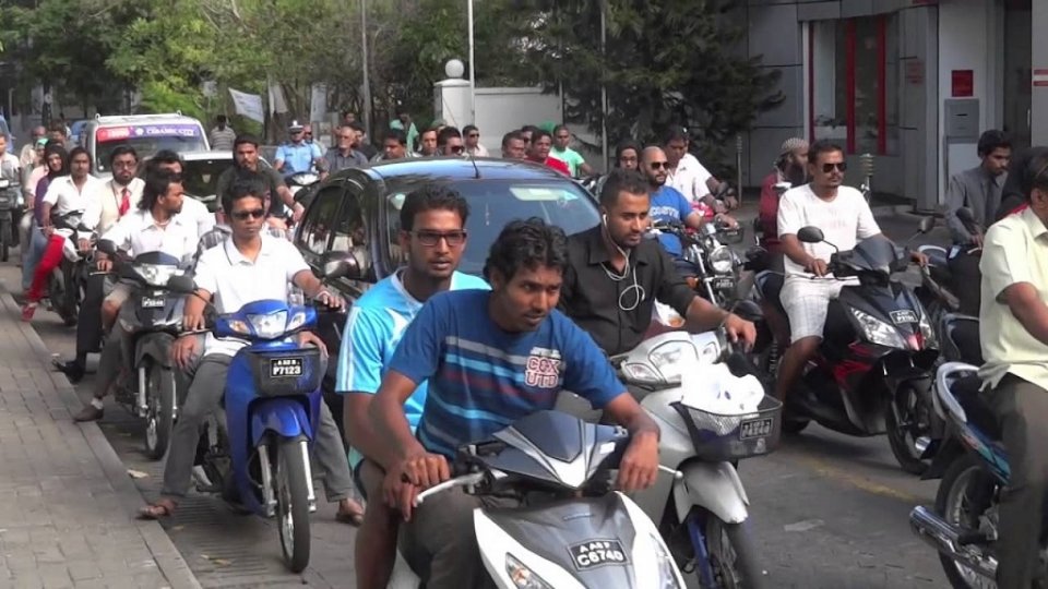 Rasmee gadithakugai 4 furolhulee vehicle thakah Majeedhee magu oneway kuranee