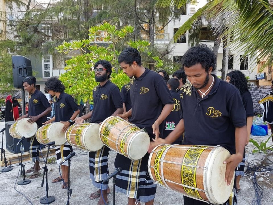 Kuda 2 kujjakah jinsee goanaa kuree Bidhabin ge member eh, fiyavalhu alhaa eyna vakikohffi