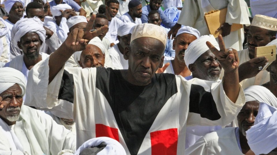 Sudan ge thalhafolhun: maruvi meehunge adhadhu 100 ahvure machah 