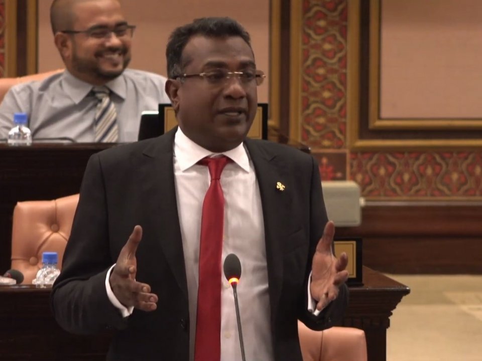 Adeeb ge vaahaka dhakkaanama Yameen ge vaahaka ves dhakkan jehey: Jabir