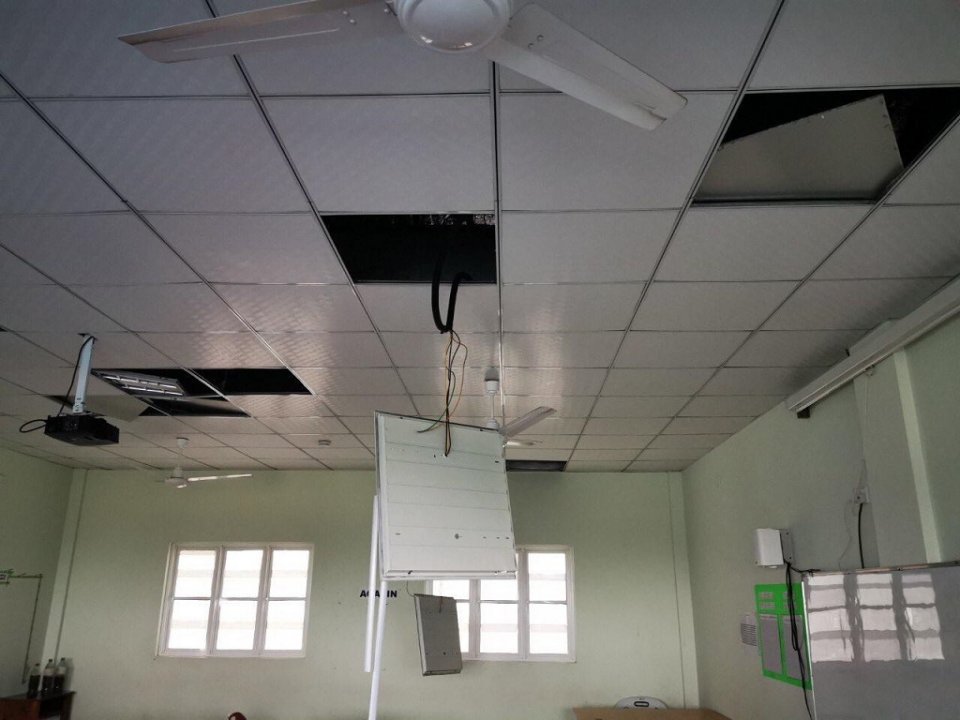 Milanndhoo smart school ceiling vehtunu iru ethanun vaarey hiyaaves nuvey: council