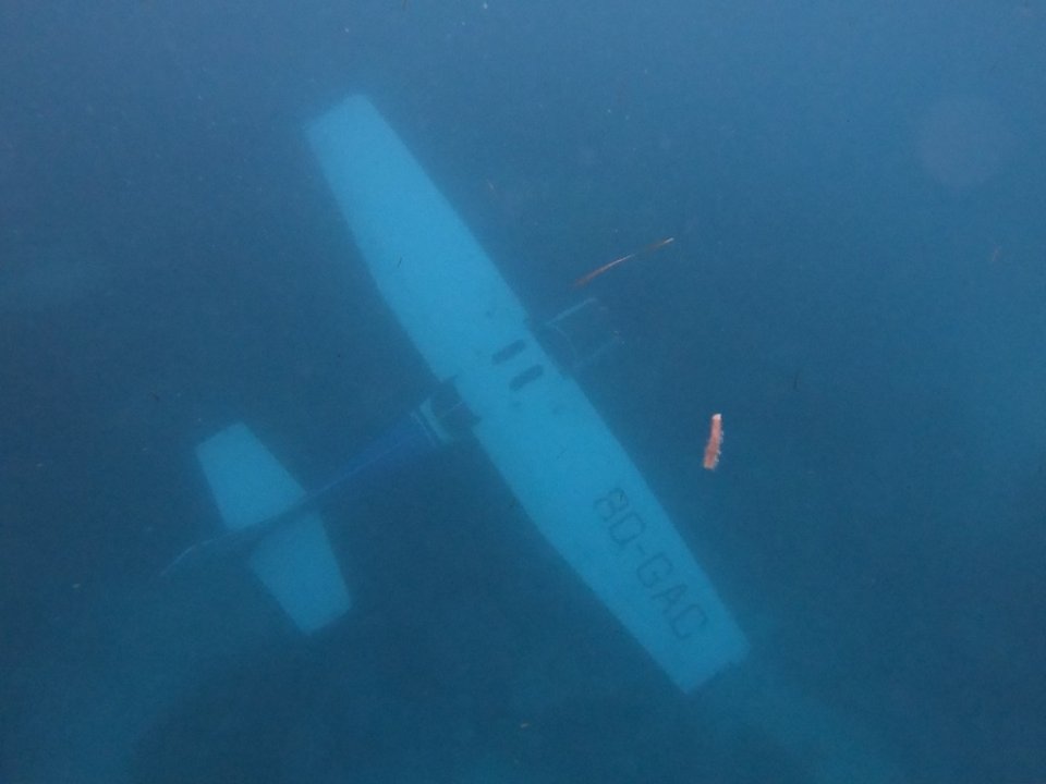 Flying school ge boat vettuny eh noon, Crash Land kury