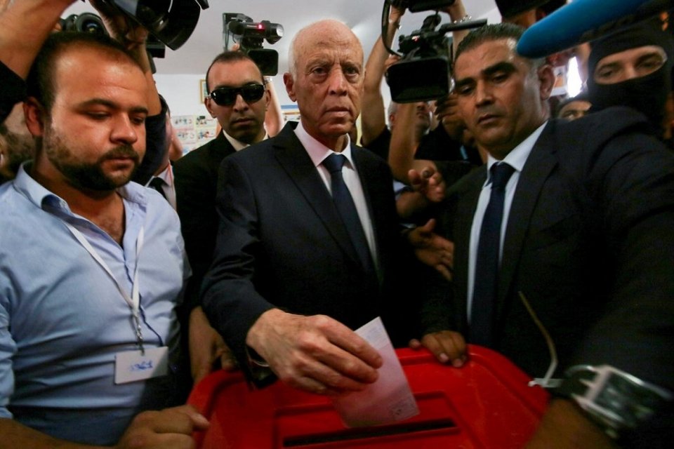 Tunis ge raees kamah minivan professoreh 