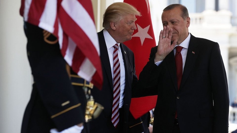 Trump Erdogan ah : Moyafulhuvegen noolhuvva