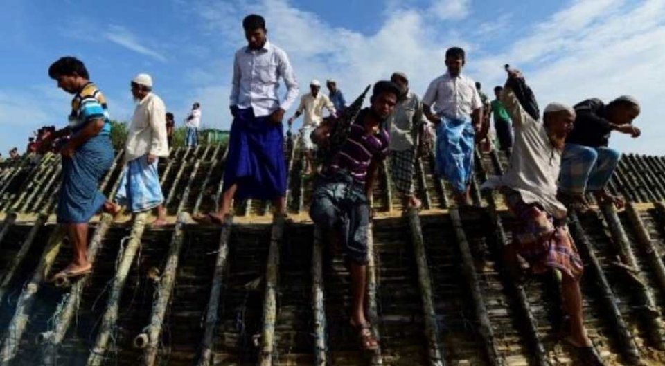 400 ehha refugeen Bangalhun Myanmar ah badhaluvejje