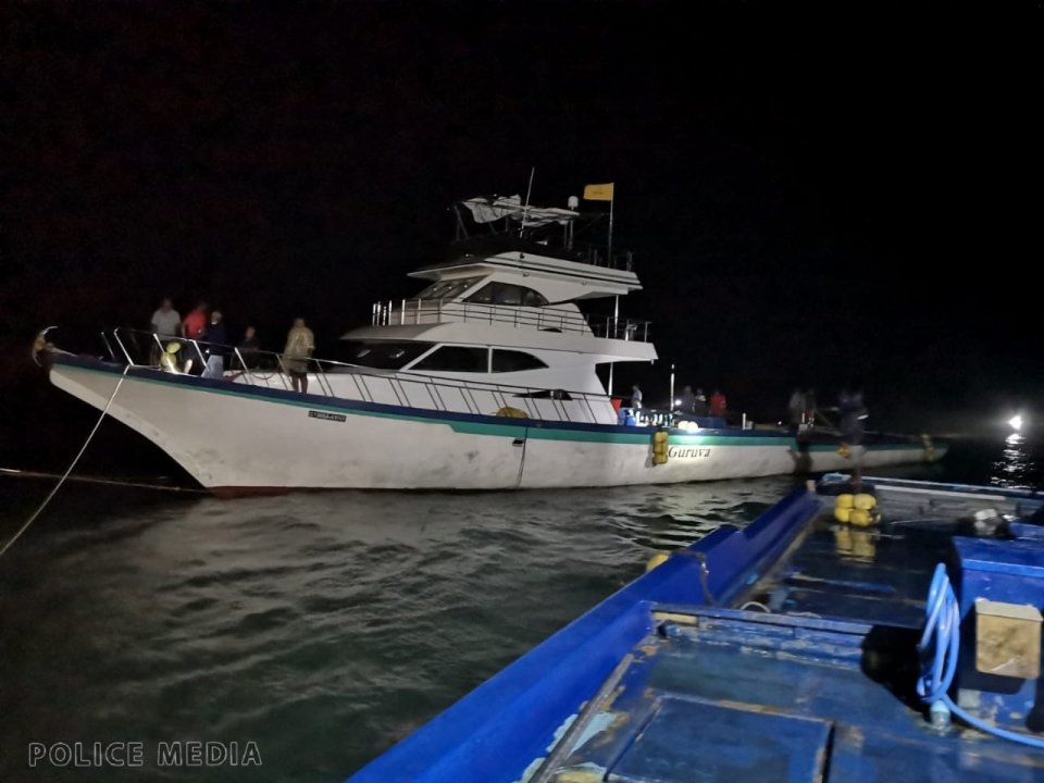 Mas dhoanyakah honu alhai, 2 meehakah aniyaa vejje