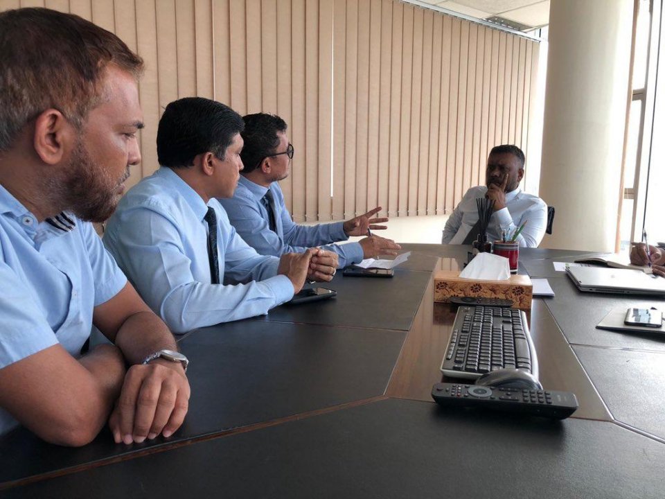 Addu ge port tharahgee kurumaa gulheygothun economic minister aai ADC in mashvaraa kohfi