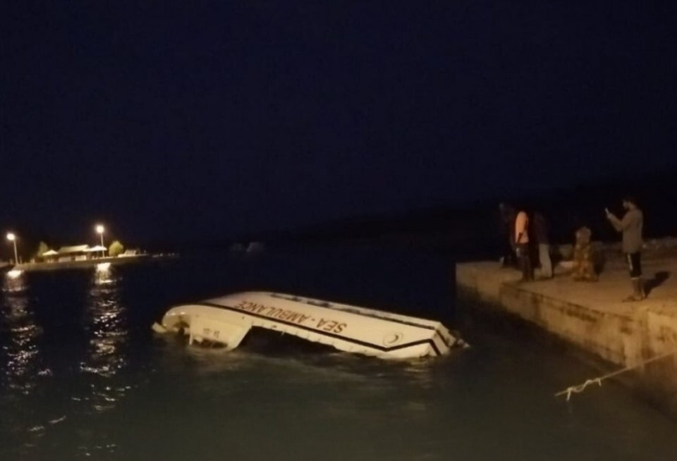 Maalhendhoo falhuthere ah sea ambulance eh dhiyave, adiah hingajje