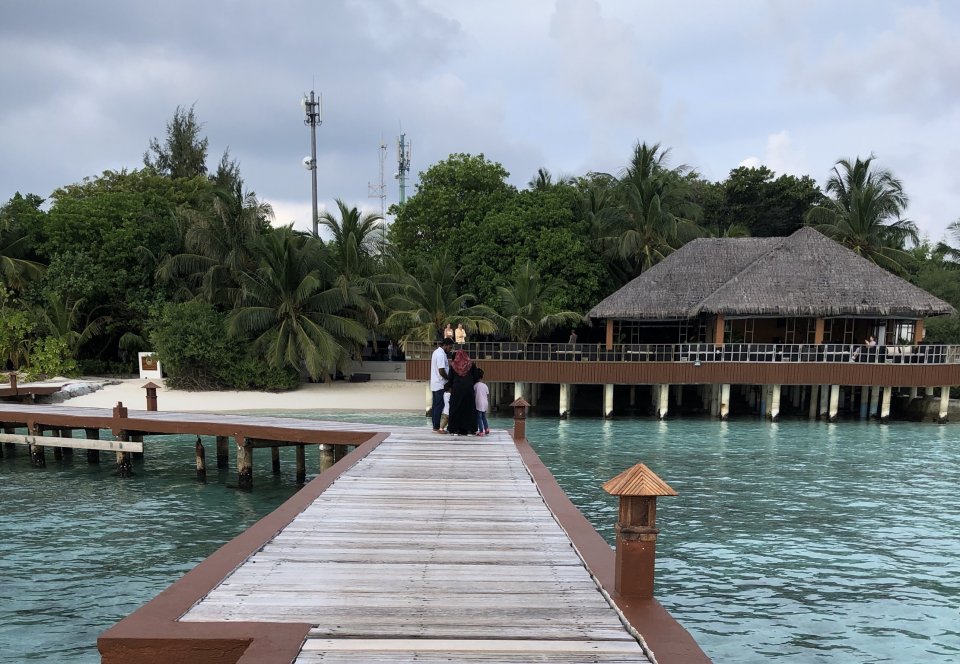 Eriyadhoo resort gai maruvefai oiy meehaku fenijje