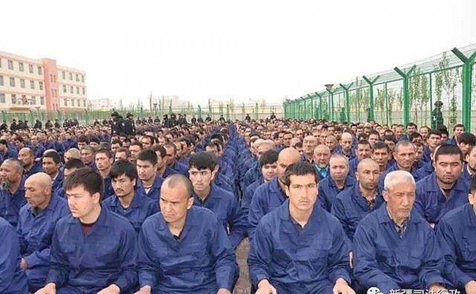 Xinjiang: China inn 400 ehha detention center hingakan haamvejje