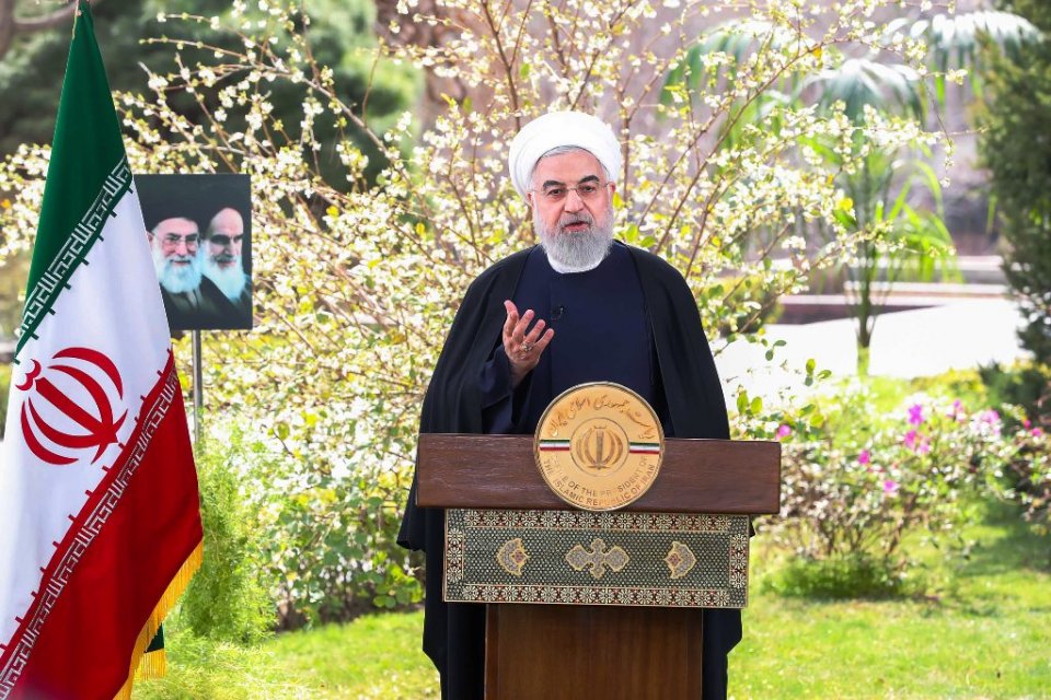 Iran aa medhu America inn gengulahy siyasthu badhaleh nuvaane?
