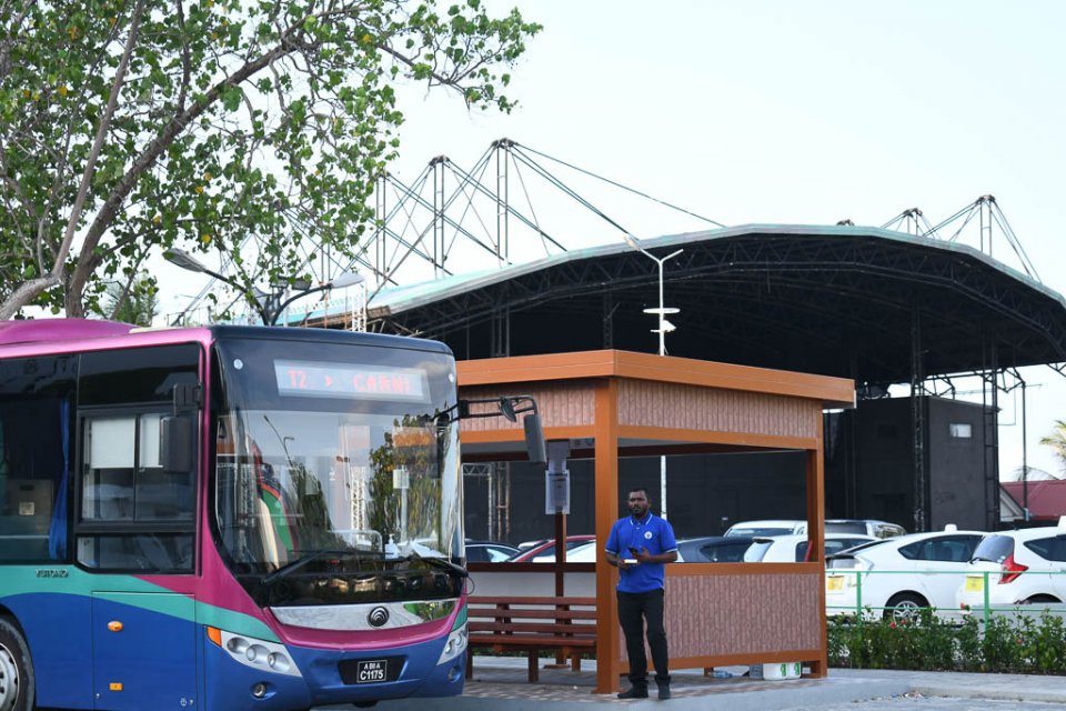 Minivan dhuvahuge harakaaiythakaa gulhigen bus route thakah badhaluthakeh