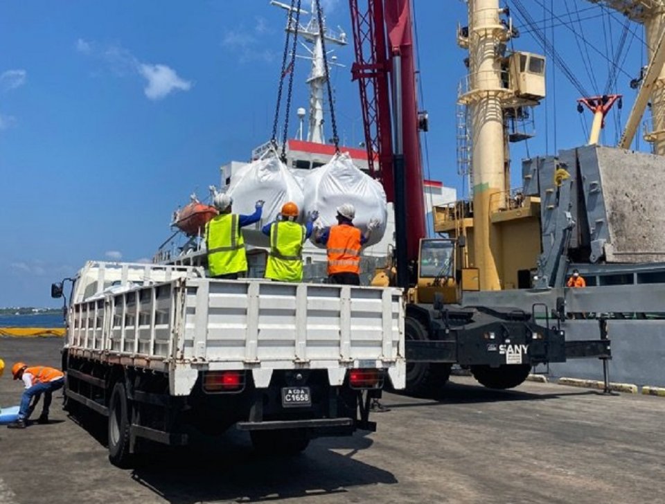 Furathama Shipment ge 500 Ton ge hakuraai 993 ton ge handoo raajje genesfi