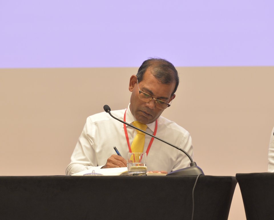Beyruge thimaavettaa behey forumehge ambassador akah Raees Nasheed hamajassaifi