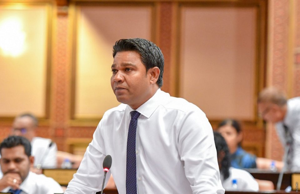 Member Eesa mailis ah vadai nugannavaathaa gina dhuvasthakeh, sababaamedhu kanbdoduvey: Nasheed