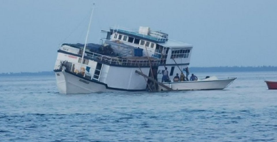 8 meehunnaa eku dhathurukuri boat eh farah araifi