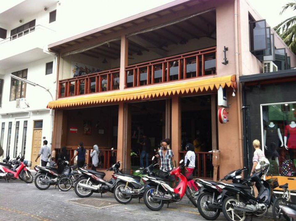 Roadha mahu Café' restaurant in dhanvaru 3 jahan dhen hidhumaiy dheveyne