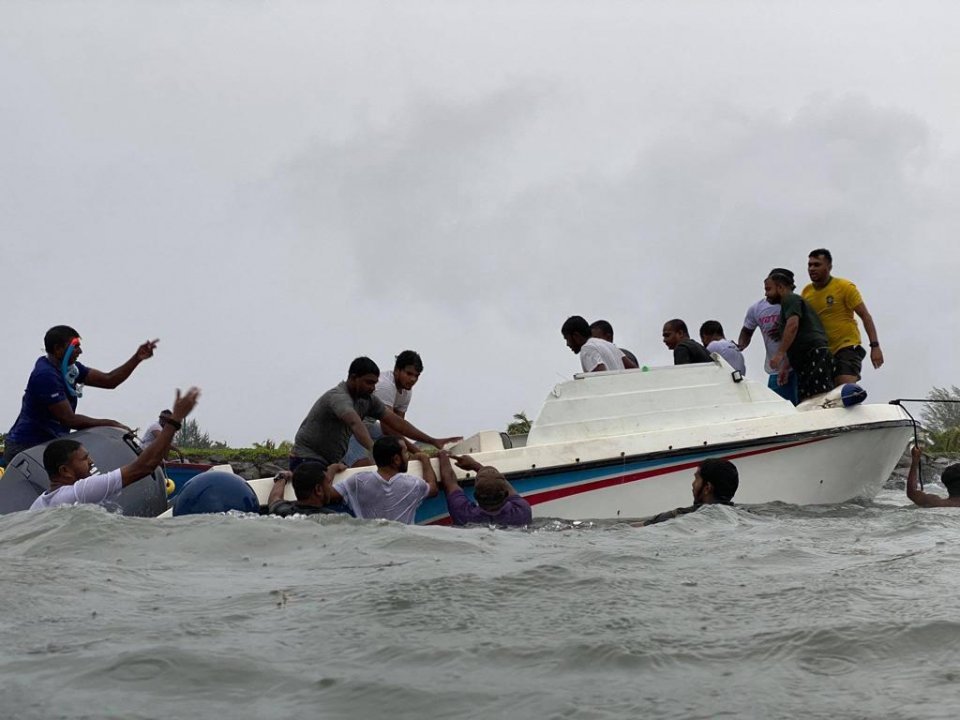 Speed boat flips outside Gemanafushi lagoon