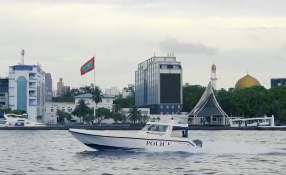 Maruvefai ovva kandumathin fenunu meehaa othee kaaku kan neygey varah kunivefai: Fuluhun