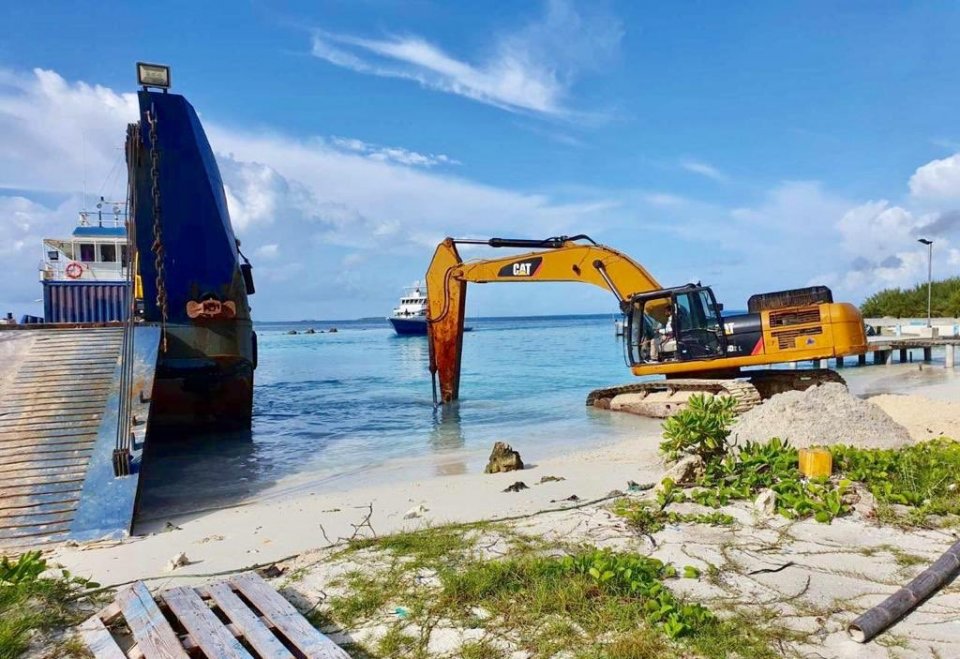 Rakeedhoo bandharu hadhaa, Vandhoo bandharu maraamaathu kuran thayyaaruvejje